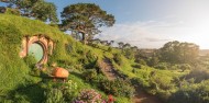 Hobbiton and Black Labyrinth Black Water Rafting - Headfirst Travel image 5