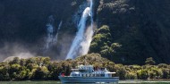 Milford Sound Heli Cruise Heli - Helicopter Line image 3