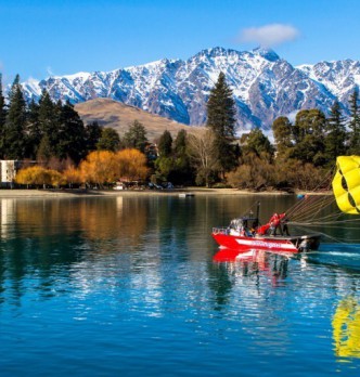 Parasailing in Queenstown