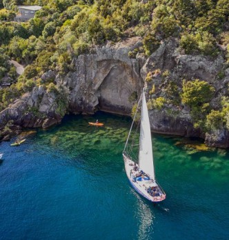 Taupo Sailing Cruises