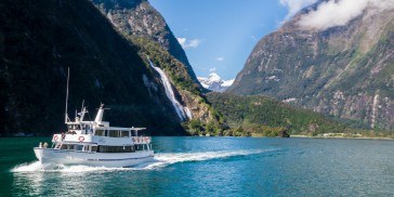 Milford Sound Boat Cruise - Cruise Milford - Everything New Zealand