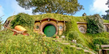 Hobbiton Movie Set Tour - Bush & Beach - Everything New Zealand