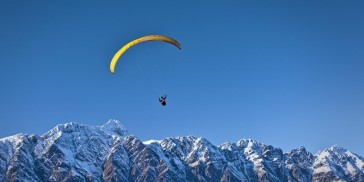 Paragliding - Skytrek Winter Paragliding - Everything New Zealand