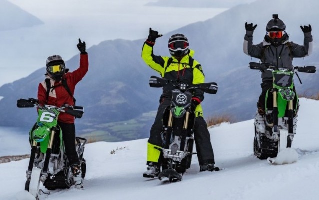 Private Heli Snowbike Tour - Snowmoto
