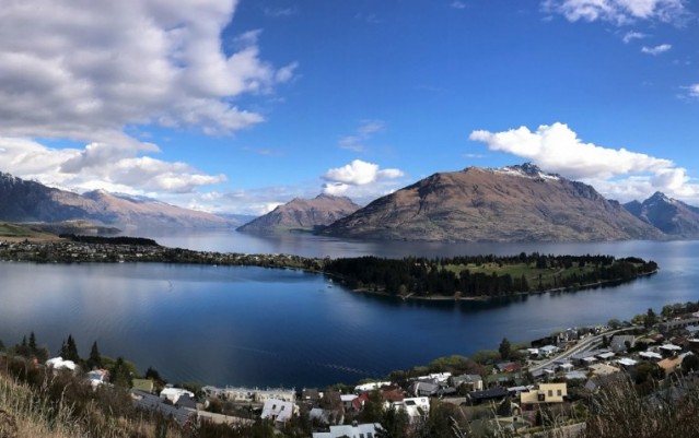 Queenstown, Arrowtown Sightseeing & Tasting Tour - Remarkables Scenic Tours