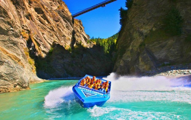 Jet boat - Skippers Canyon Jet & 4WD Tour
