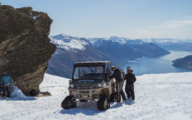 Snowcat Tour - Snowmoto