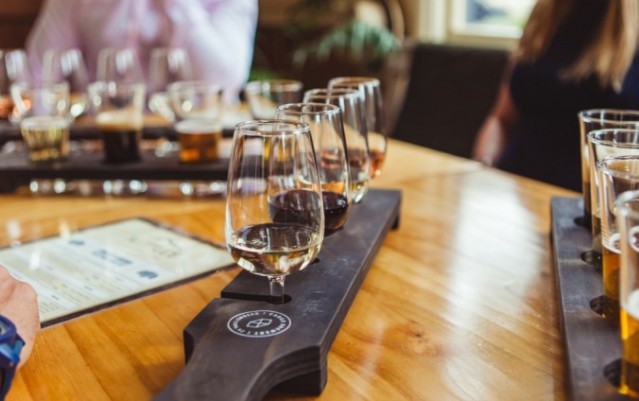 Beer & Wine Twilight Tour - Altitude Tours - Queenstown