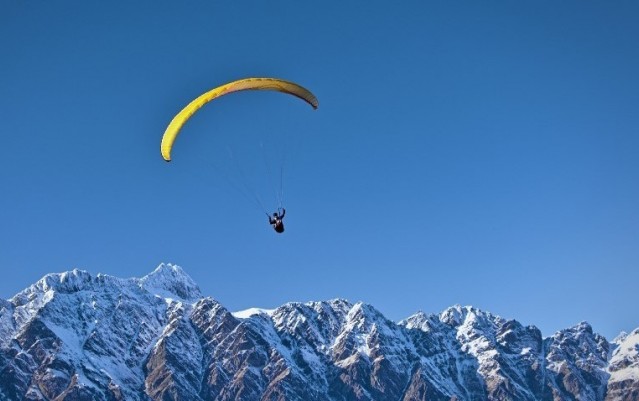 Paragliding - Skytrek Winter Paragliding