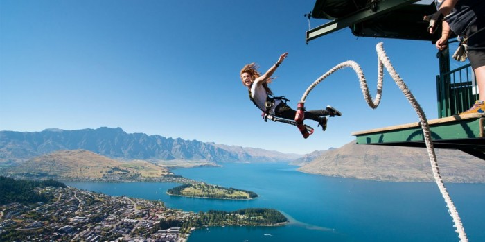 47m Ledge Freestyle Bungy, Queenstown - Everything New Zealand