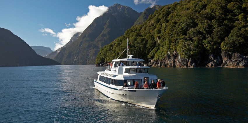 milford sound coach cruise fly