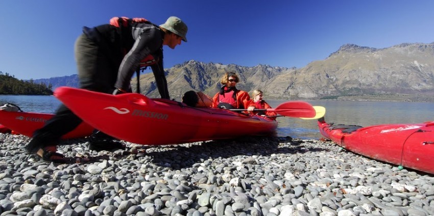 kayaking tours queenstown new zealand